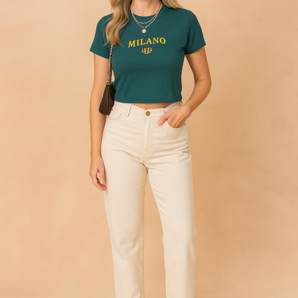Maja | Krótki T-shirt z napisem w stylu college
