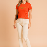 Maja | Krótki T-shirt z napisem w stylu college