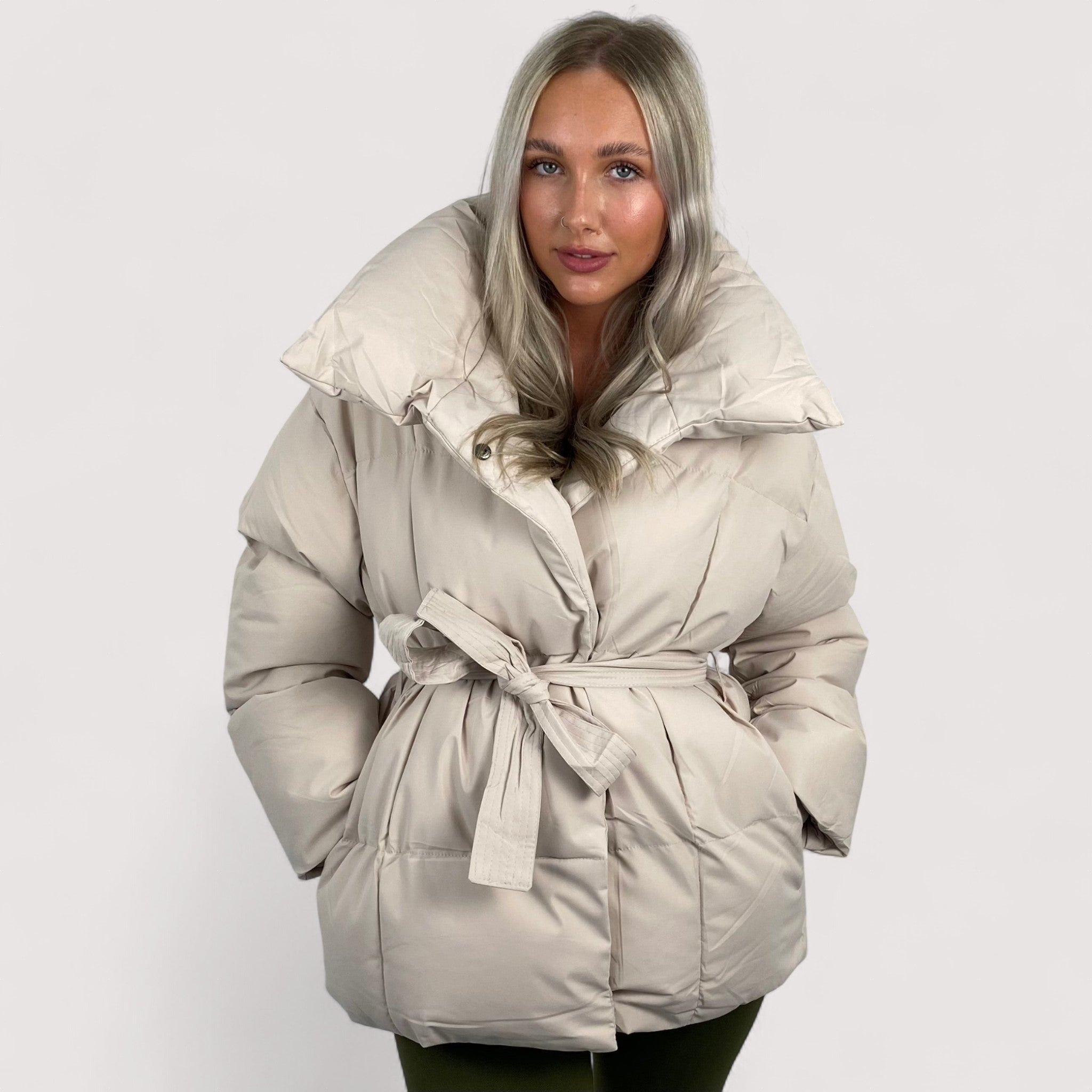 Elora | Krótka pikowana kurtka z nerką