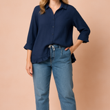 Aleksandra | Koszulowa bluzka z falbanką i luźnym krojem